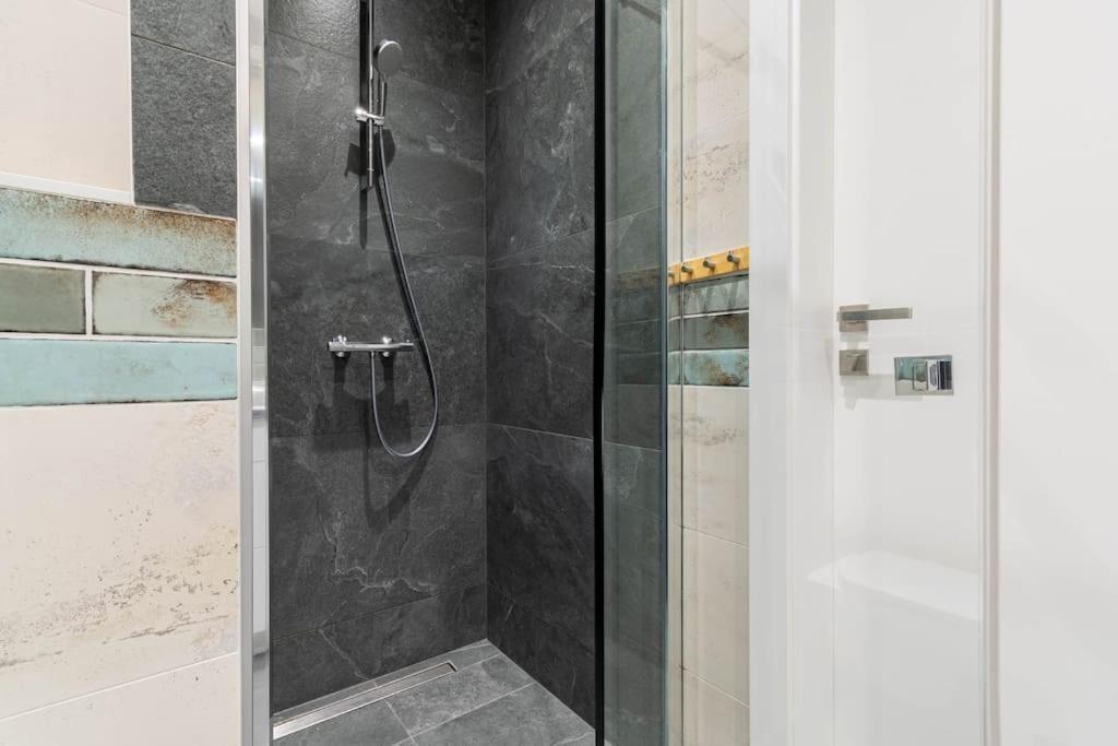 Olive Tree Apartment - Klimatyzacja - Air Conditioning-Self-Check-In كاتوفيتسه المظهر الخارجي الصورة